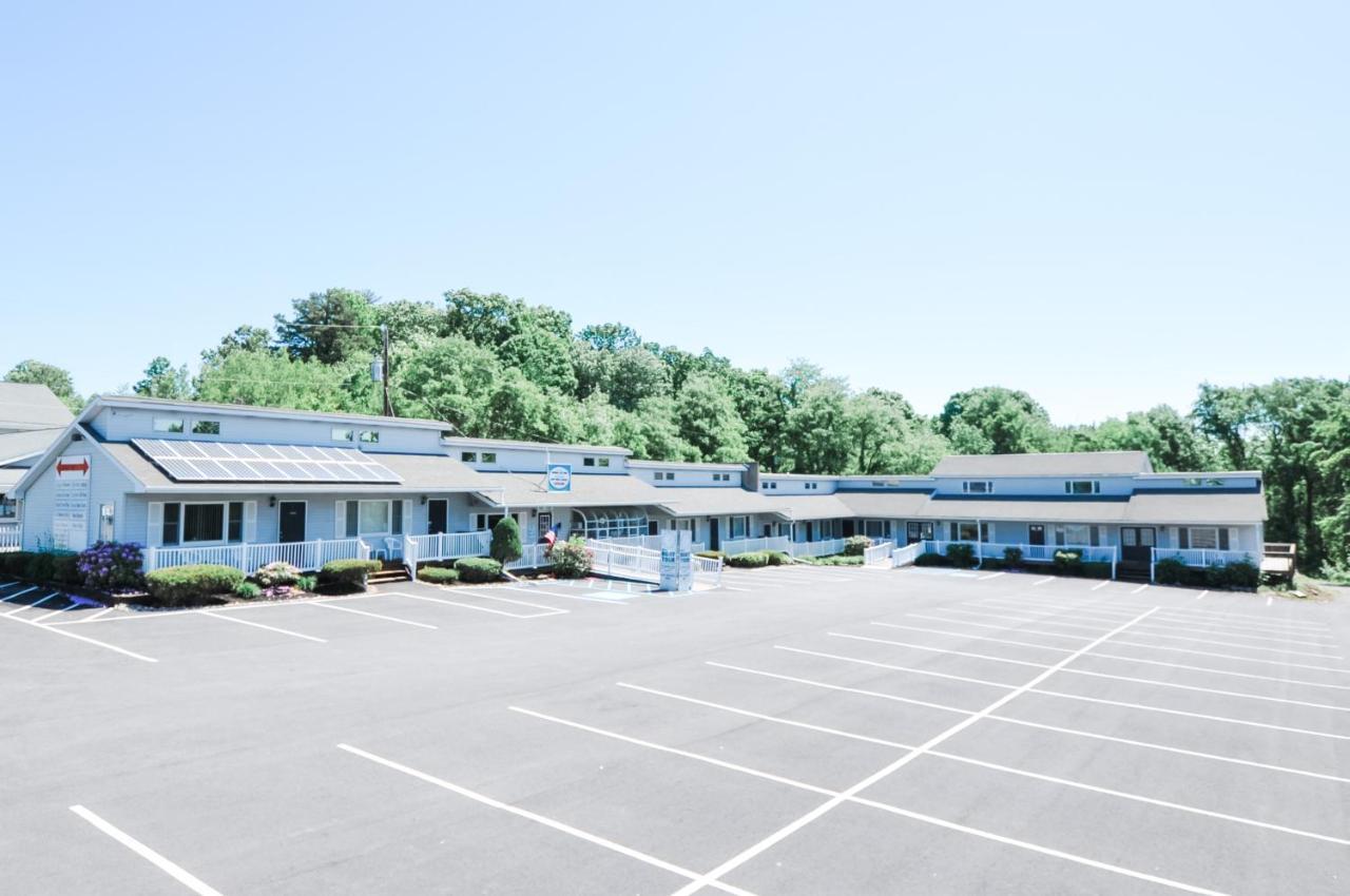 East Shore Lodging Hotel Hawley Exterior photo